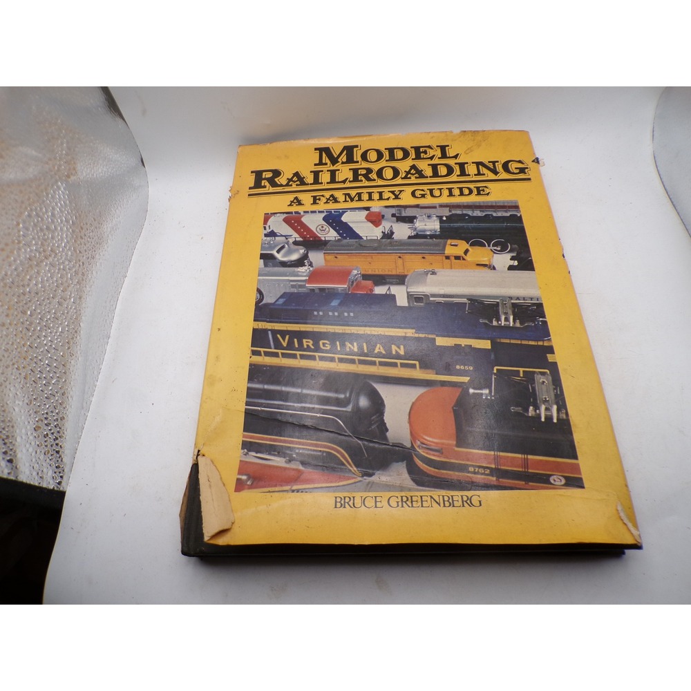 Model Railroading A Family Guide Bruce Greenberg 1979 Hardcover 1st Edition